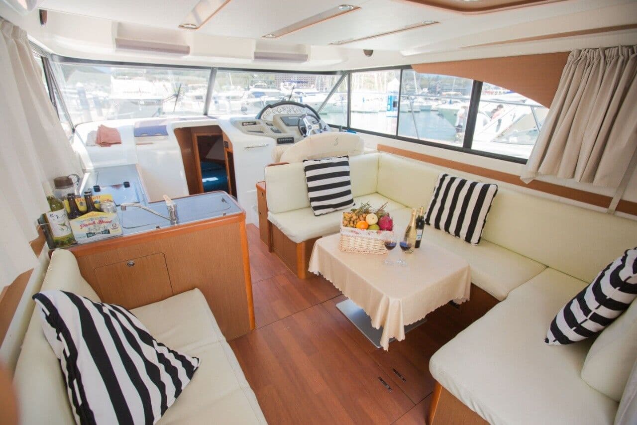 2013 Beneteau Antares 42 — фото 6