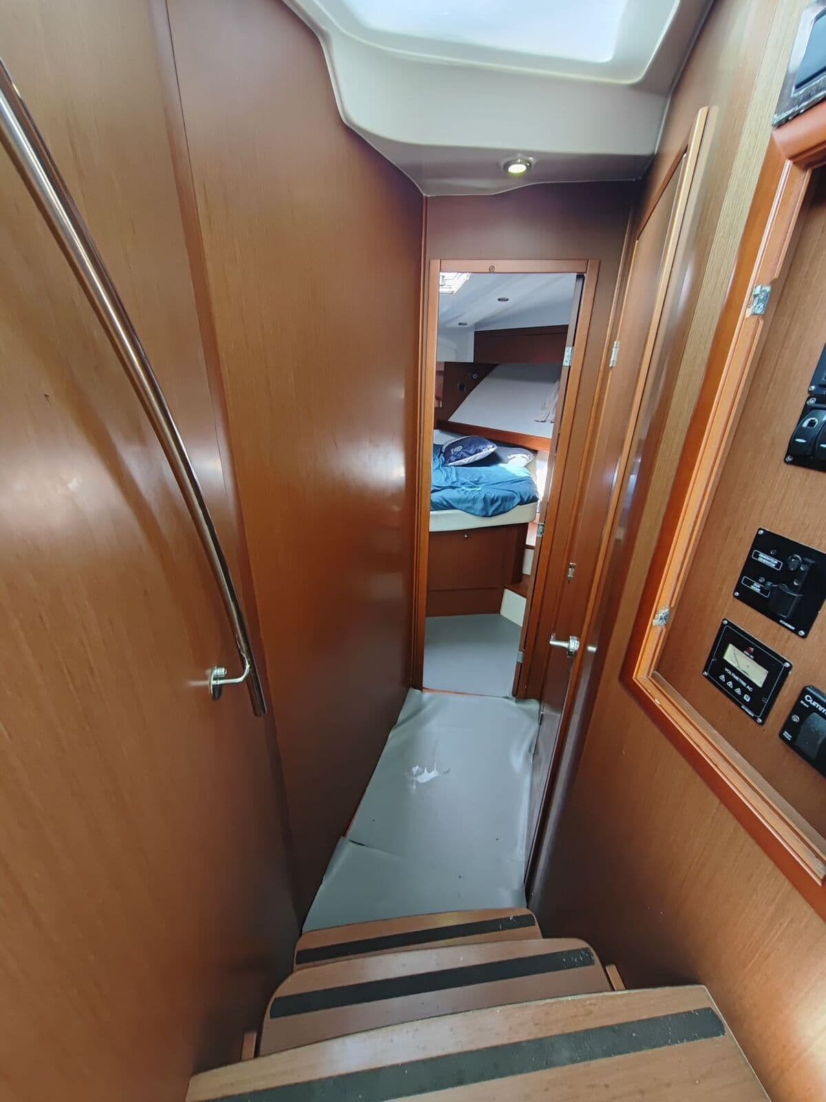2013 Beneteau Antares 42 — фото 9